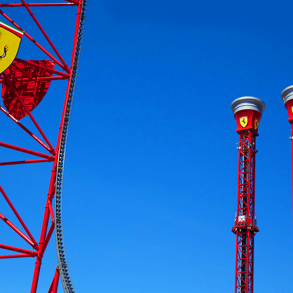 FERRARI LAND ATRACCIONES Y JUEGOS FICHA CAÍDA LIBRE DETALLE