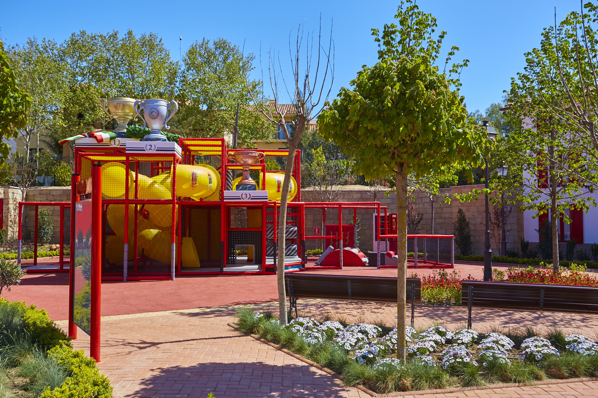FERRARI LAND ATRACCIONES Y JUEGOS KIDS PODIUM PRINCIPAL