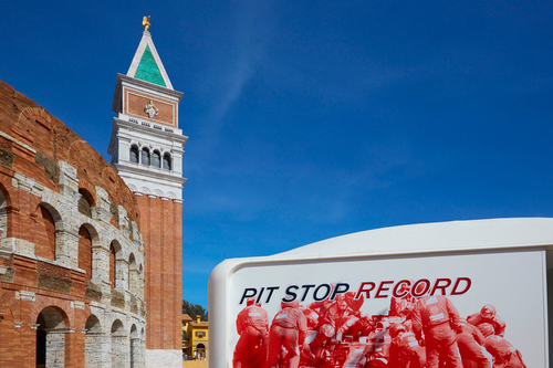 Photo Pit Stop Record Ferrari Land