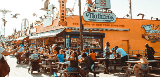 How To Encourage Customer Loyalty in the Fast-Casual Restaurant Industry How To Encourage Customer Loyalty in the Fast-Casual Restaurant Industry