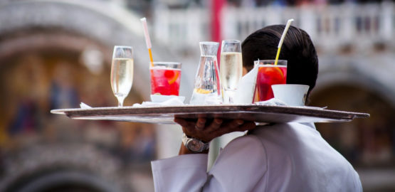 Jak zorganizować pracę przy dużym obłożeniu sali w restauracji? Jak zorganizować pracę przy dużym obłożeniu sali w restauracji?