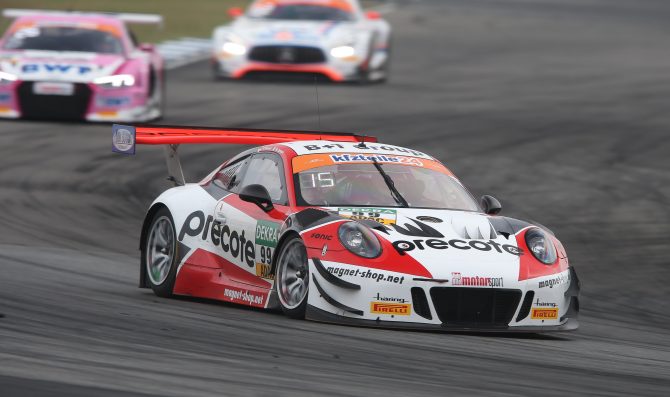 Renauer’s Porsche takes pole for Race 1