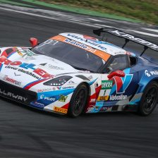 Four driver pairs in fight for title