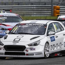 Bjork claims lights-to-flag win