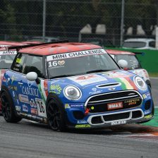 Torelli vince, Sandrucci è campione