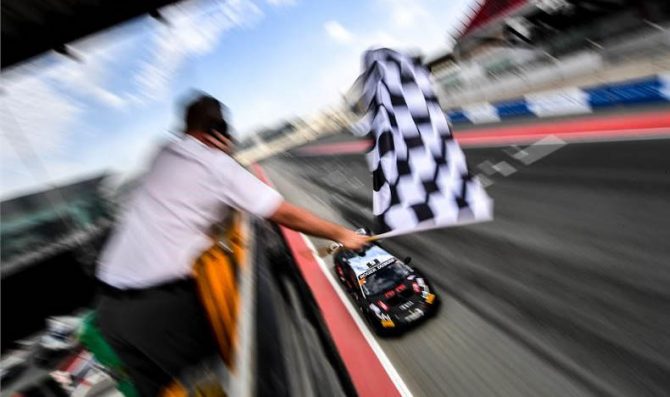 Dubai: tripletta Target Racing