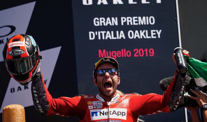 Petrucci e Zanardi nel paddock di Misano. Il DTM in TV
