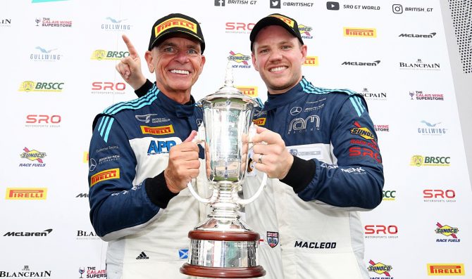 Loggie/MacLeod claim Silverstone 500 victory
