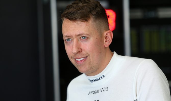 Witt stays with Barwell for 2020