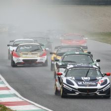 A Imola 12 Elise per il via della stagione