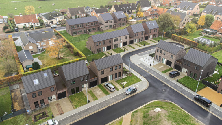 42 woningen + 32 appartementen in Veldegem door Damman