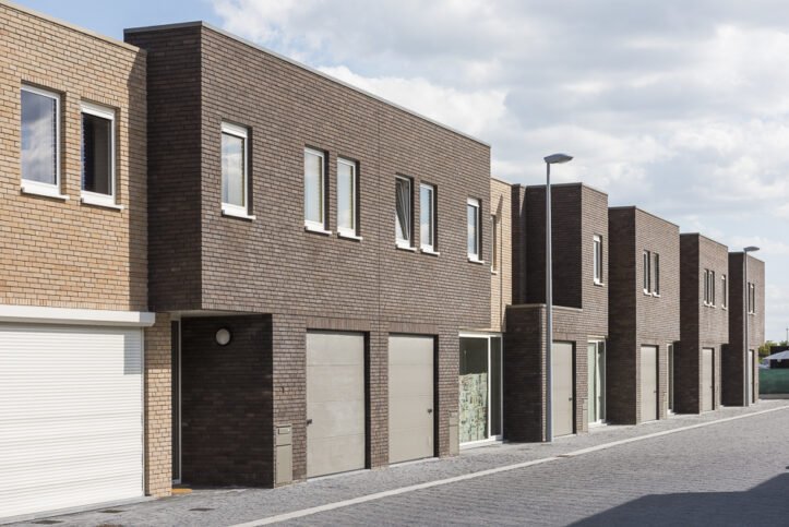 12+28 woningen in Nazareth door Damman
