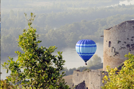 Tour en Montgolfière en Île-de-France：巴黎热气球体验来了！换个角度俯瞰大地，开启你的空中冒险之旅