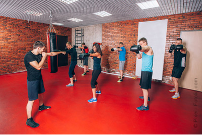 Cours gratuit de boxe remise en forme（巴黎免费法式拳击健身课）来了！每周六早晨，跟着专业教练一起挥汗燃脂，解锁运动新体验！
