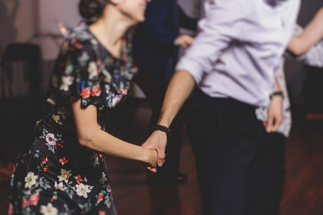 Cours de danse Ceroc gratuits (danse à 2 moderne) 巴黎来了！零基础也能轻松入门，快来体验现代双人舞的乐趣吧！