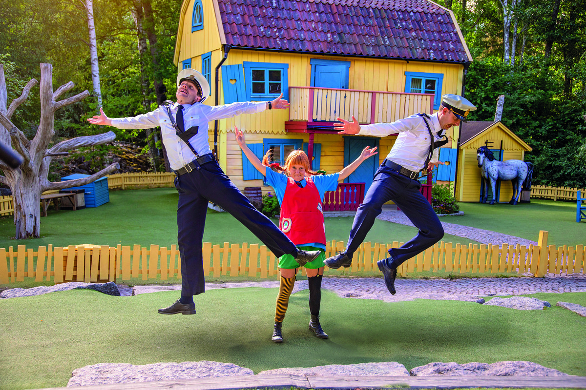 Pippi med poliser.jpg