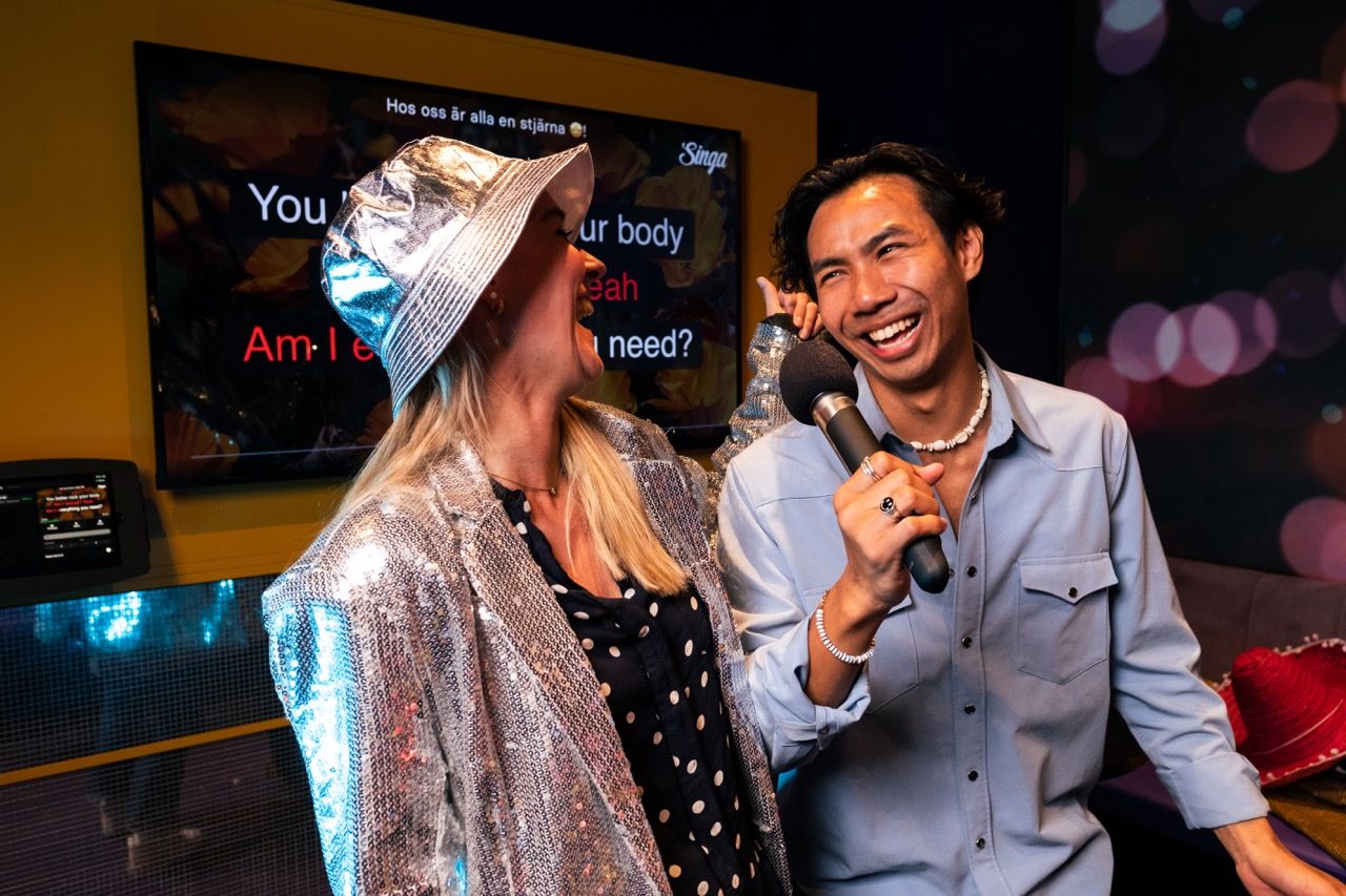 Wie man eine Bar mit KaraokeRäumen?