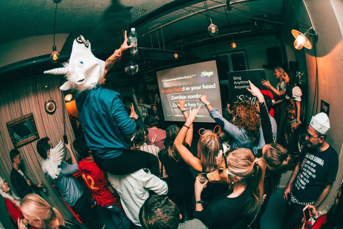 Influencers bring the crowds to karaoke rooms - Singa