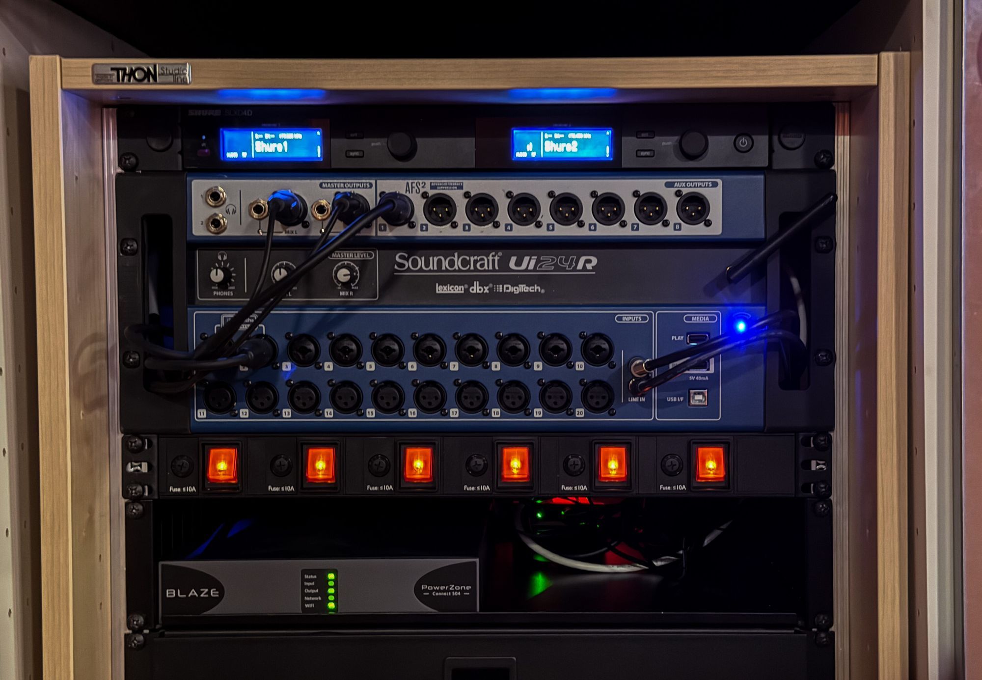 Thon-Studio-Rack