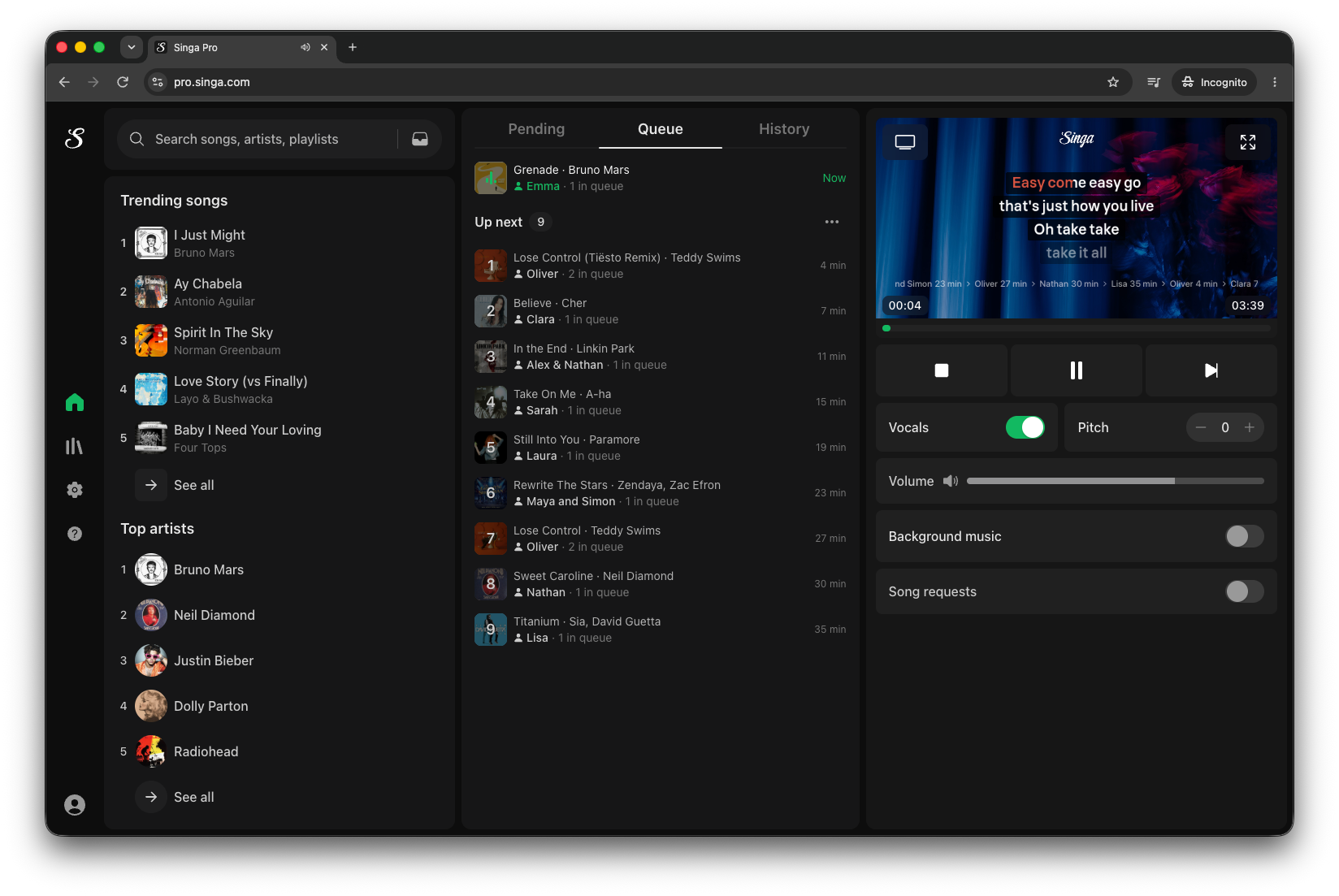 Singa Pros huvudvy: sök, kö och live-karaokespelare i ett enda webbläsarfönster