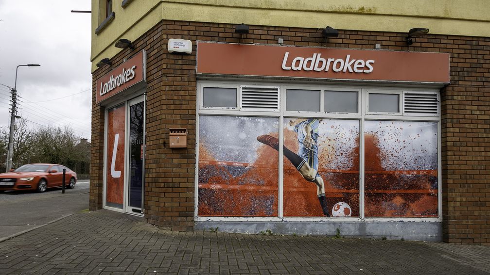 https://ladbrokes.eu.com/