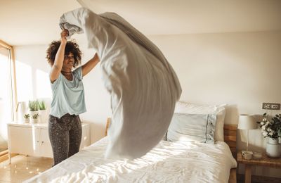 Watch: What's the fastest way to put on a duvet cover?