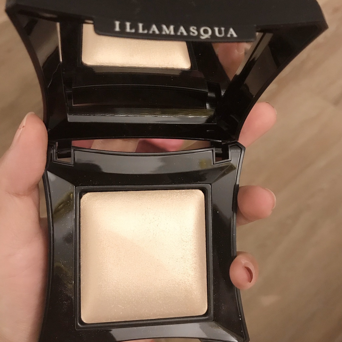 illamasqua神仙高光上手测评～