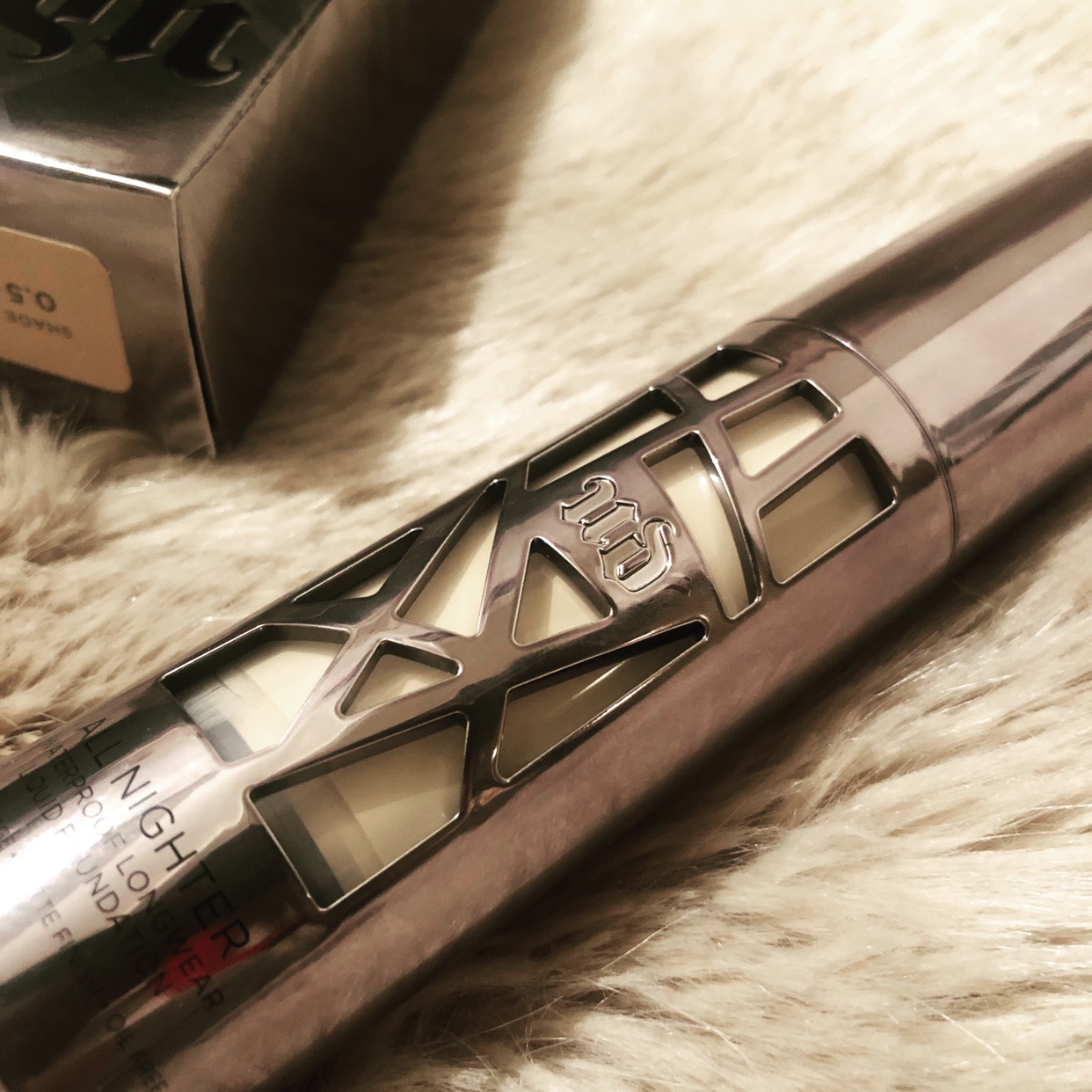 Urban Decay 让你不在再油的粉底液❤️上❤️