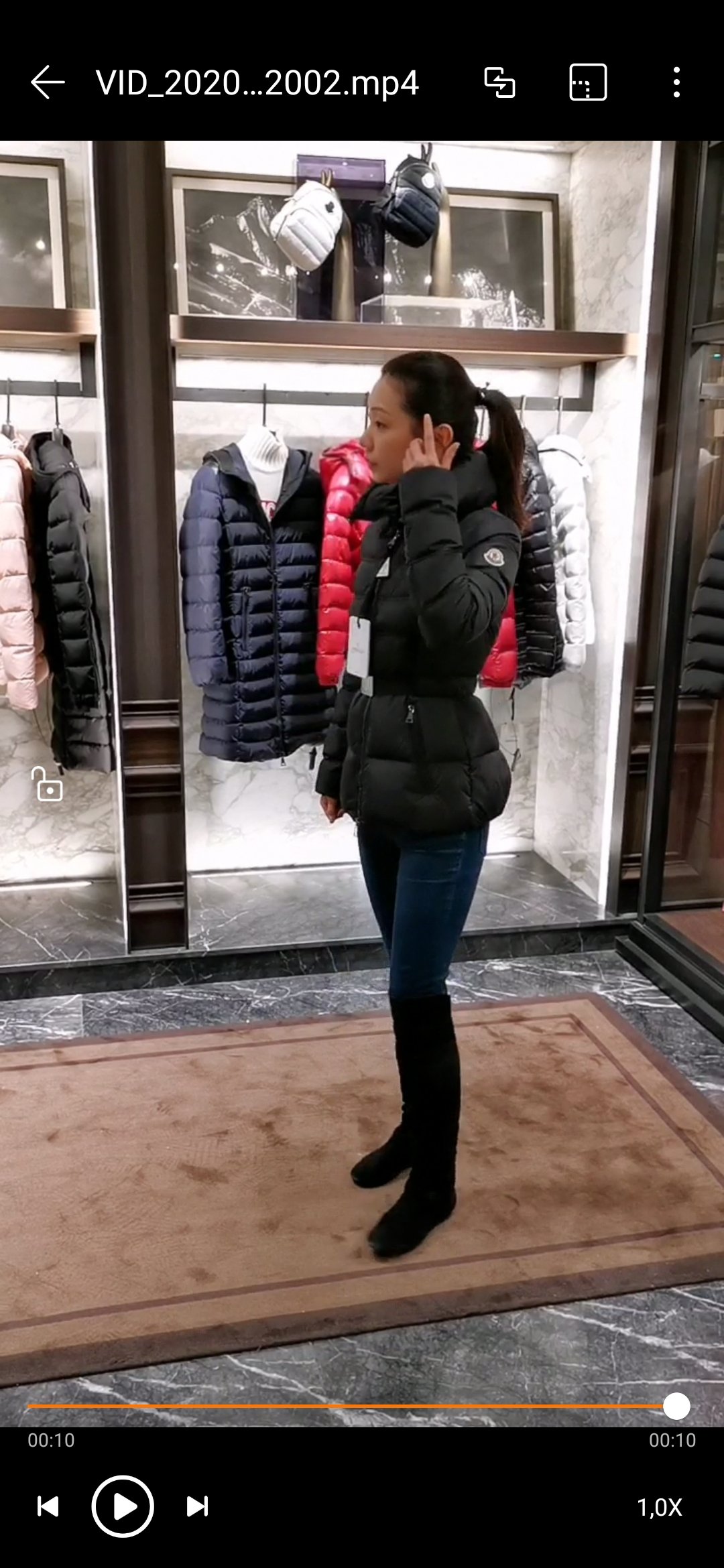 Moncler试衣间
