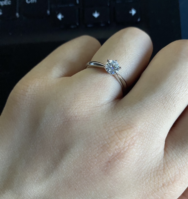 感谢aliexpress 让我买到不那么假的婚戒道具👍🏻