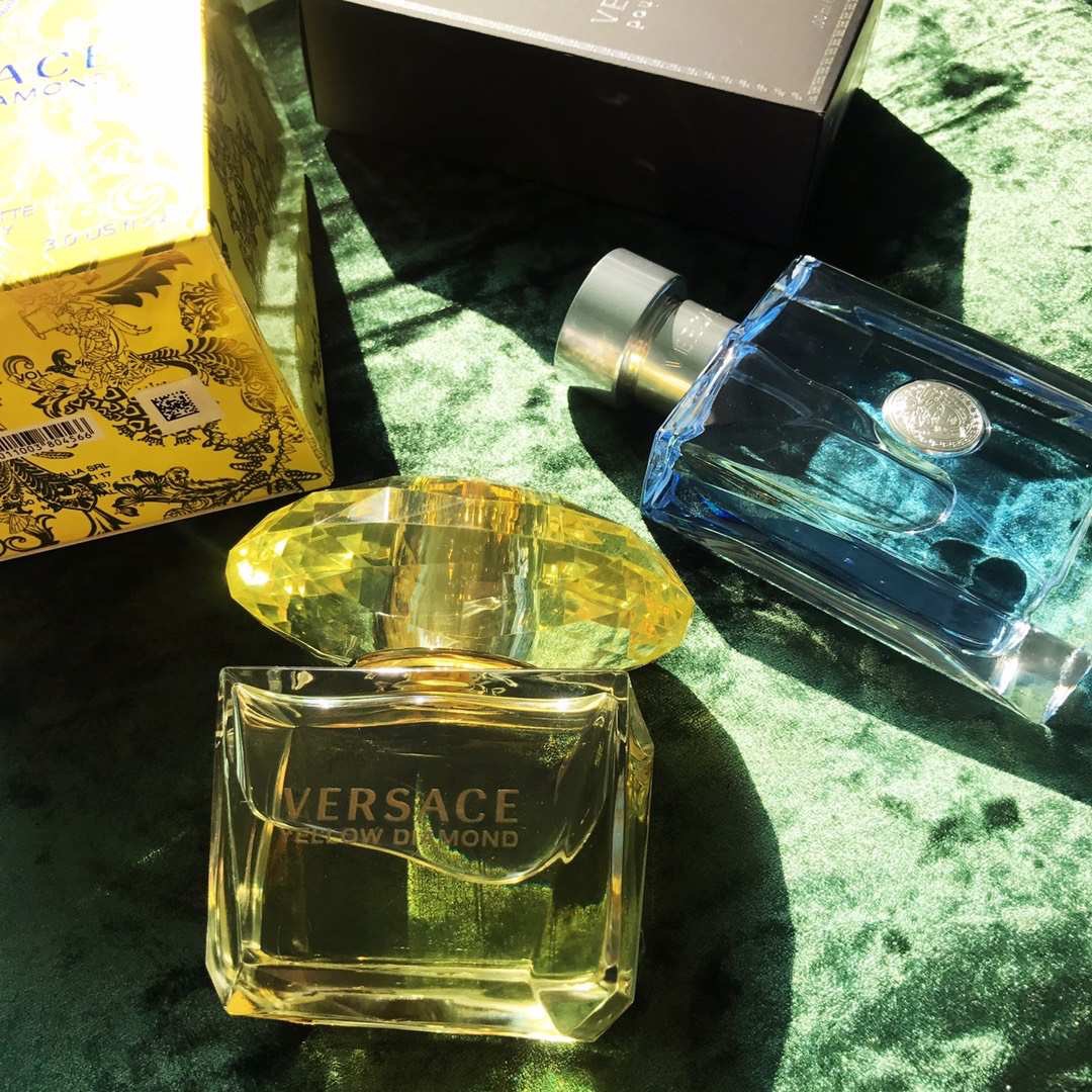 VERSACE 