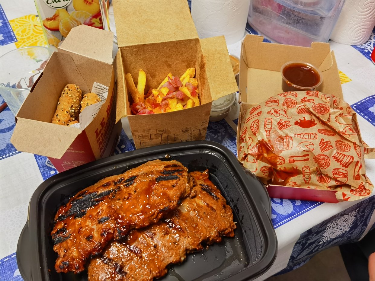 就是说冬假怎么能不吃点垃圾食品