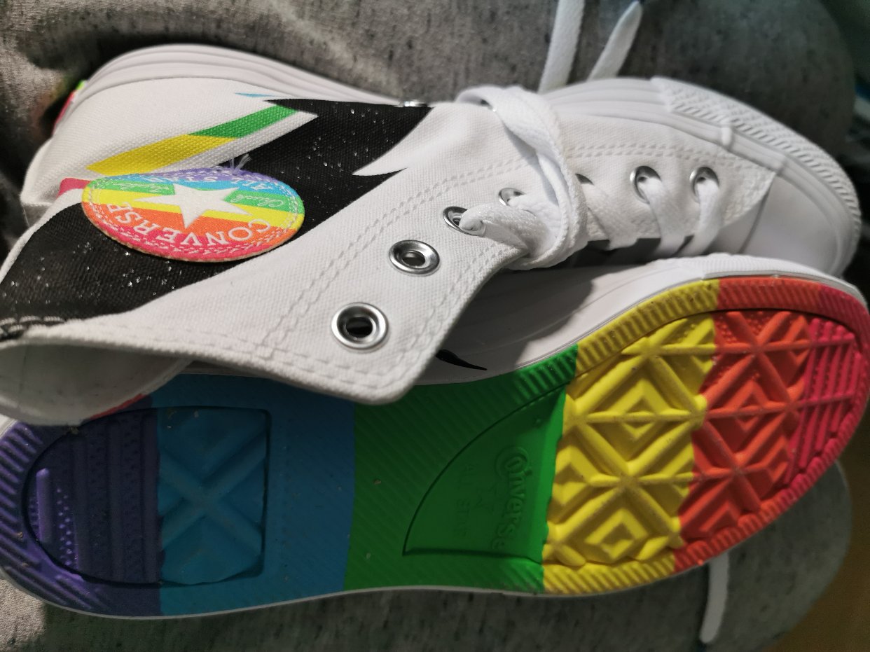 好好看啊！Converse 🌈彩虹鞋
