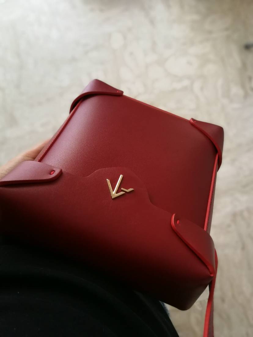 YOOX网上捡漏 箭头包 但怀疑其真伪