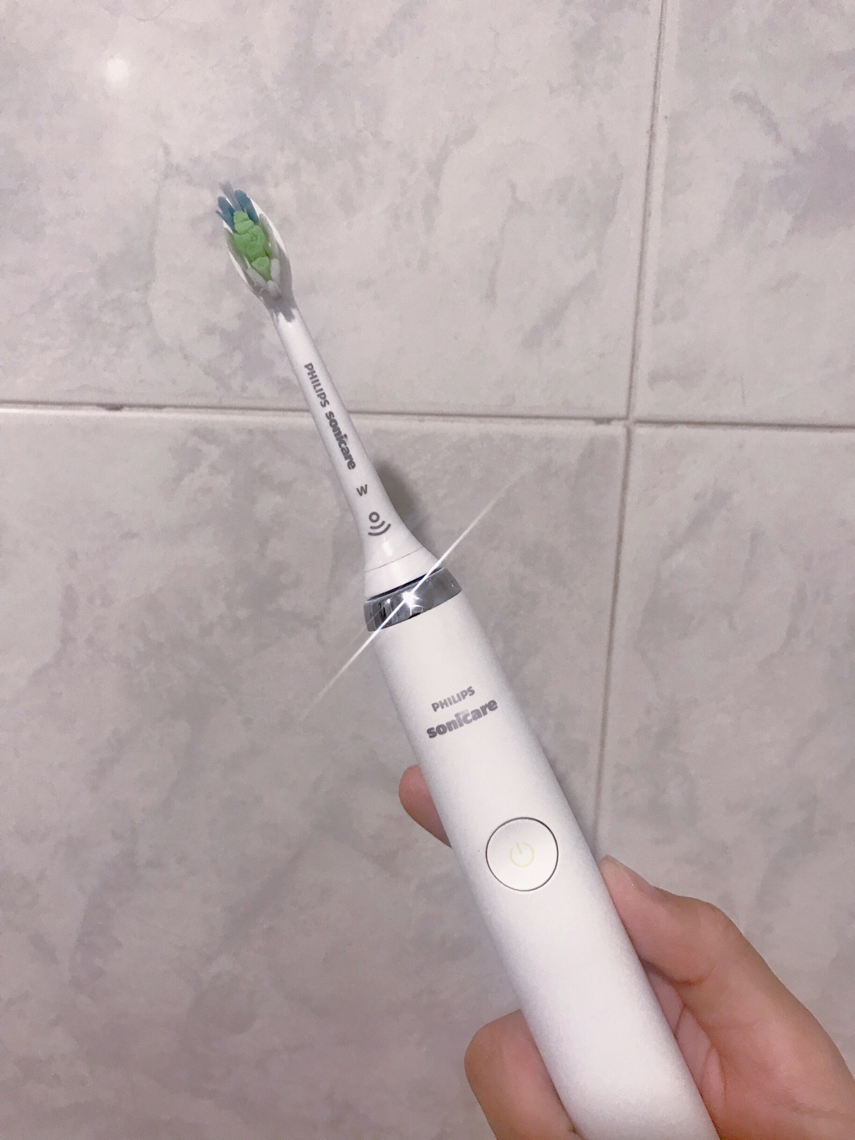 牙刷届一姐??飞利浦sonicare? 贵但是很给力