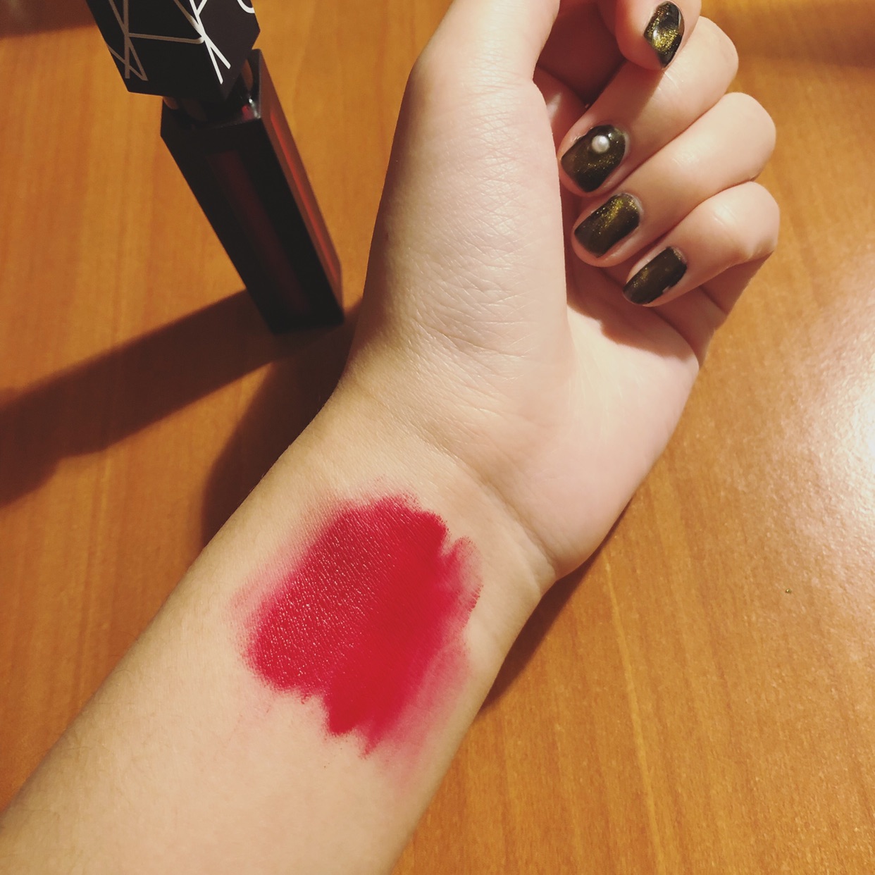 Nars唇釉💄水感的哑光复古红～