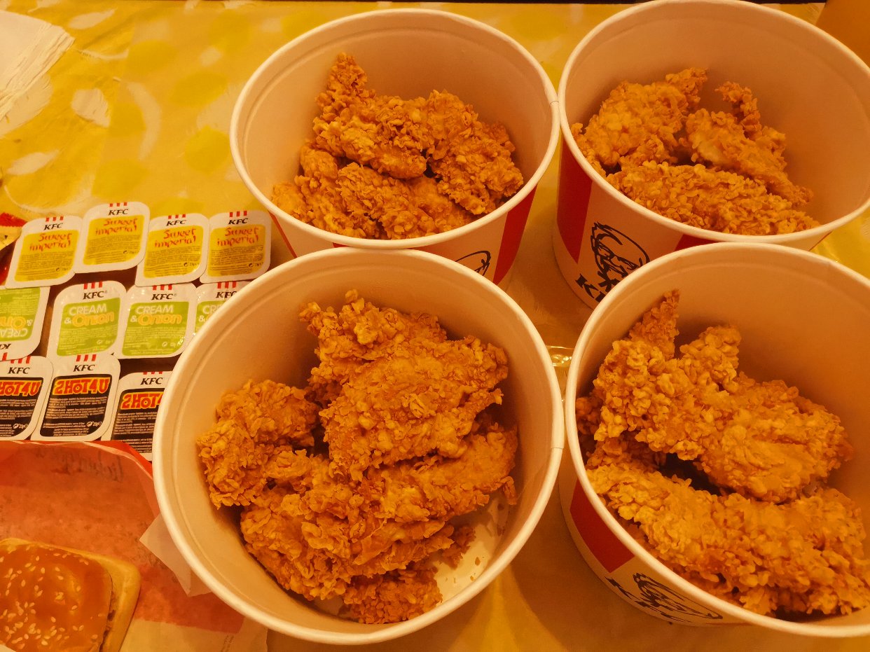 深夜KFC炸鸡亮个相