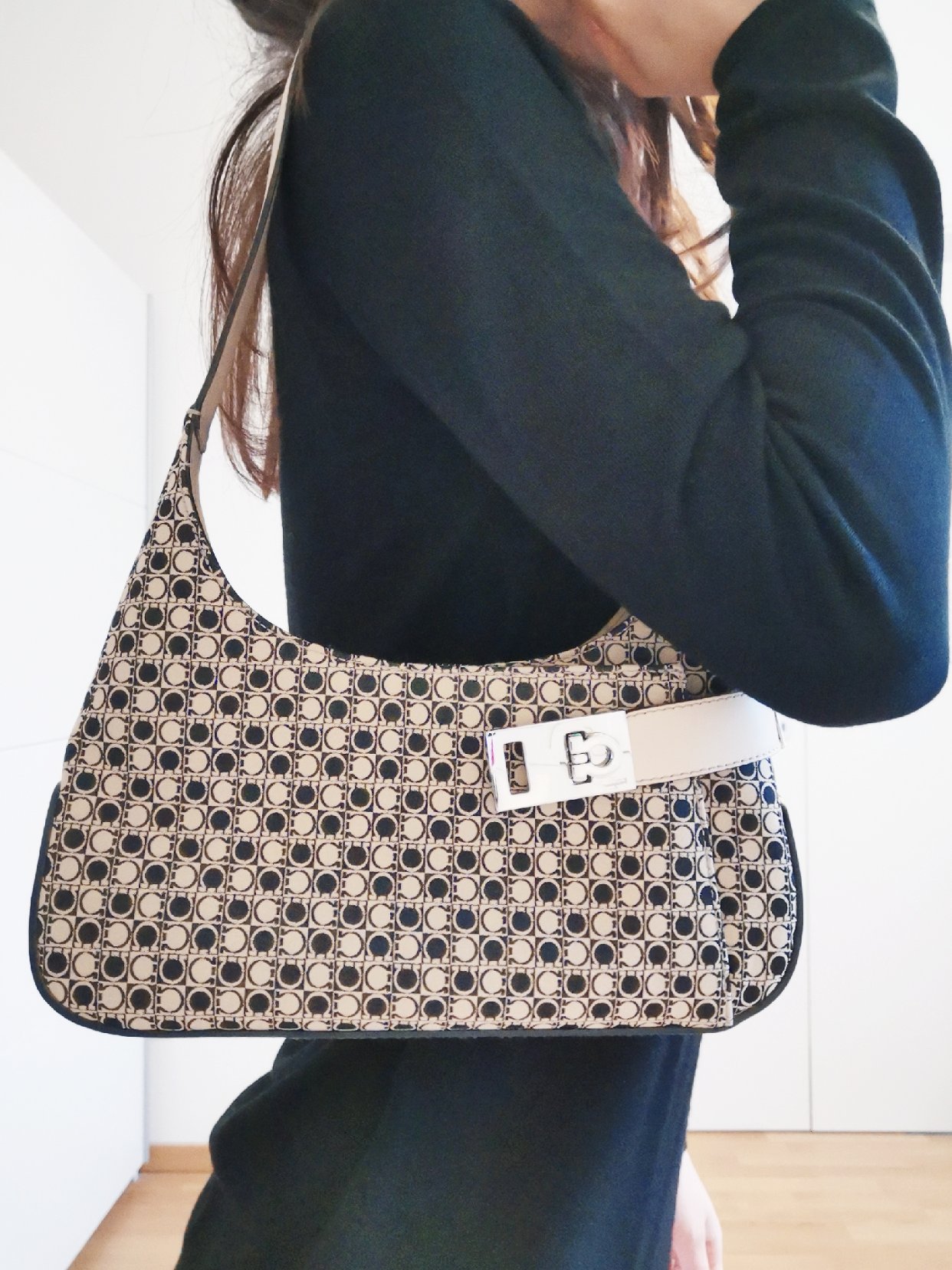 Ferragamo中古腋下包