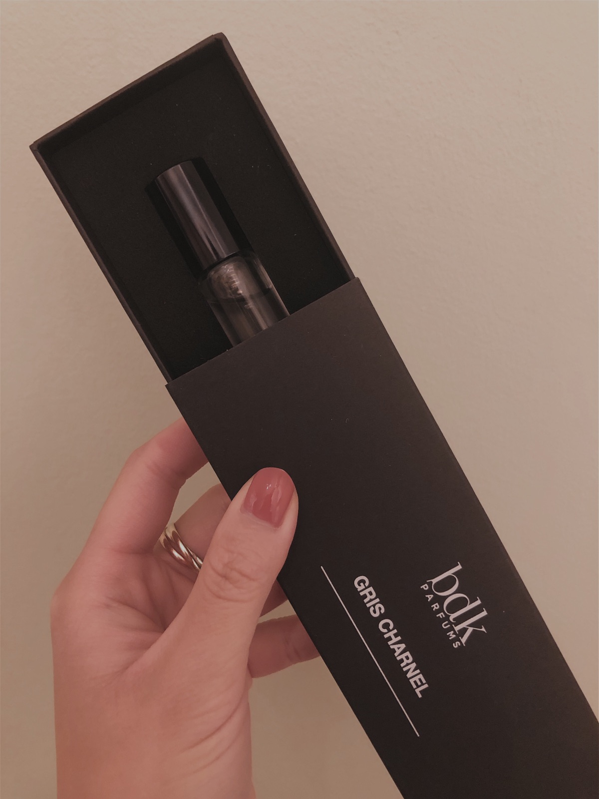 香水中的五十度灰！！是温柔撞上性感的味道