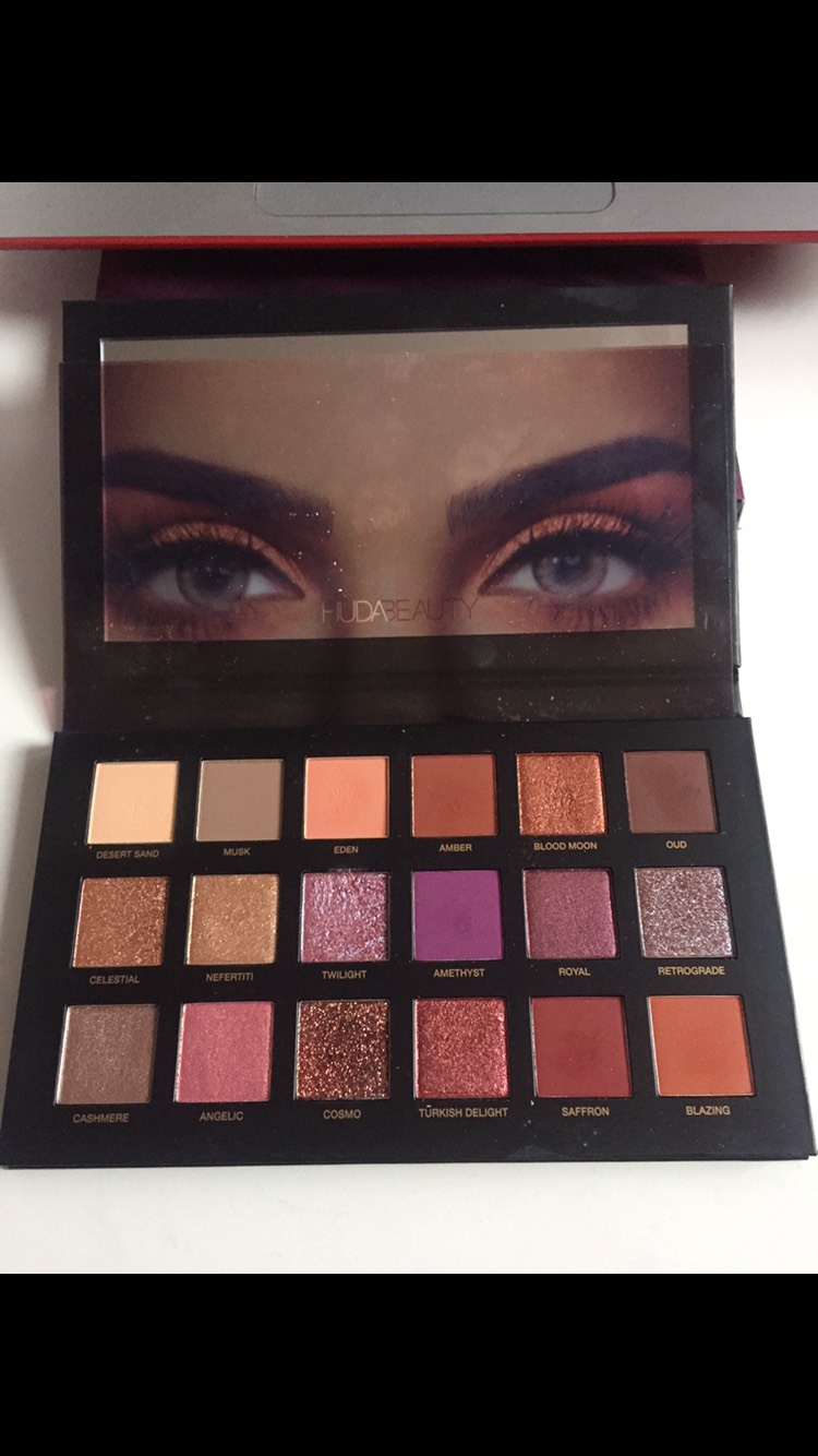 huda beauty 沙漠盘 