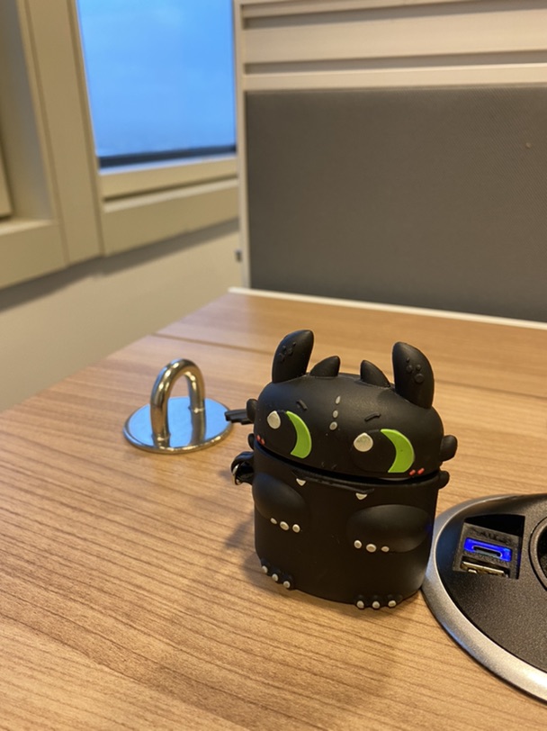 Vinted 二手平台购物初体验 airpod➕保护套