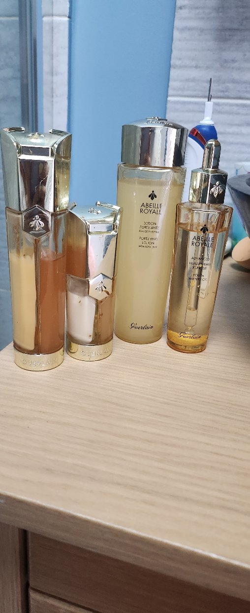 娇兰帝皇蜂姿