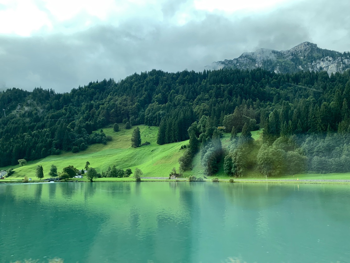 https://s3-eu-west-1.amazonaws.com/prod-treasure-image/file4_sokQtWHuSnjN.jpg