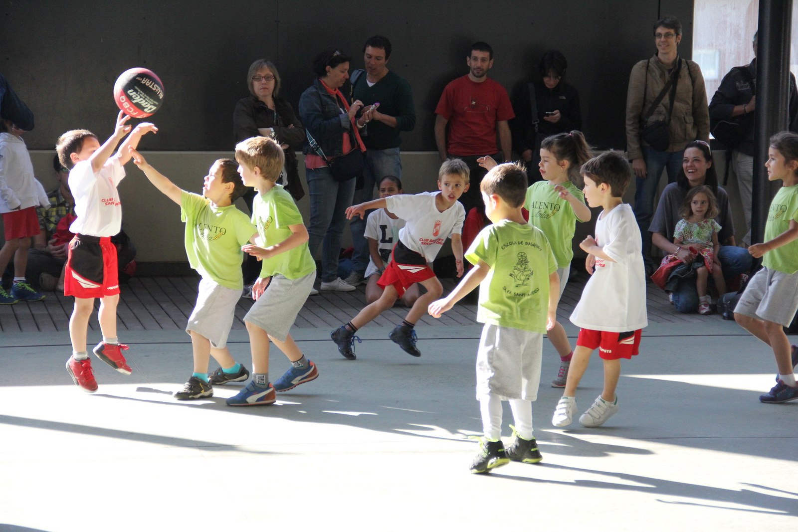 Escoles de Bàsquet 2016-17 Escoles de Bàsquet 2016-17