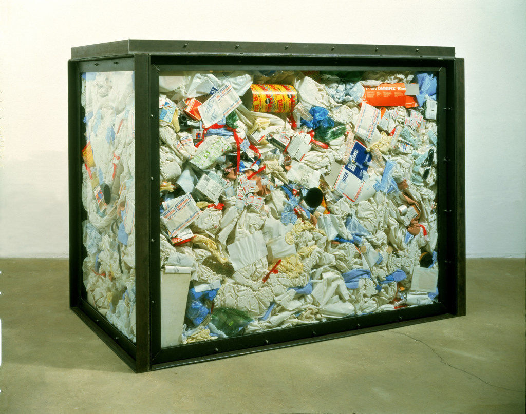 Damien Hirst, Waste, 1994. © Damien Hirst and Science Ltd. All rights reserved, DACS 2015 c/o Pictoright Amsterdam. Collectie Stedelijk Museum Amsterdam, verworven dankzij de financiële steun van de Stichting Vrienden van het Stedelijk Museum