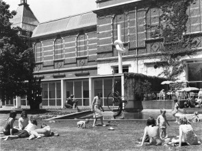 De beeldentuin van het Stedelijk Museum Amsterdam