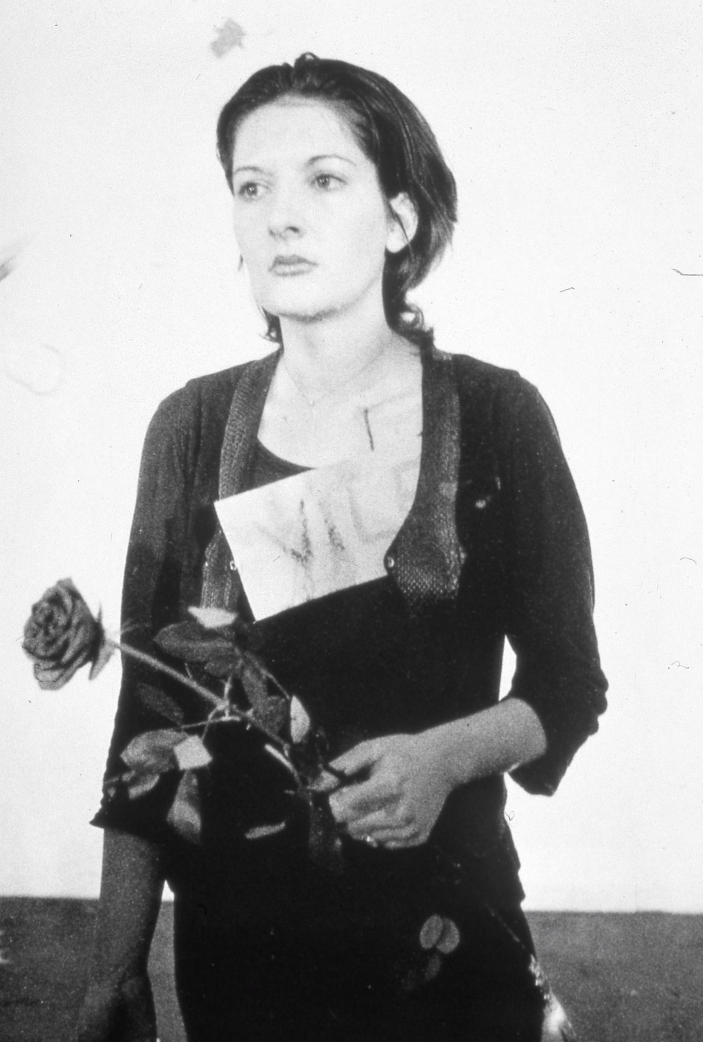  Marina Abramović in 'Rhythm 0'