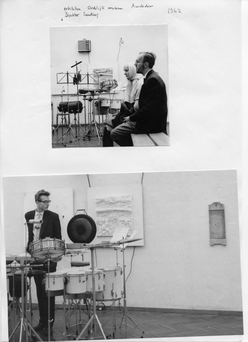 scan van verschillende zwartwit foto's tijdens voorbereiding/opening van de tentoonstelling