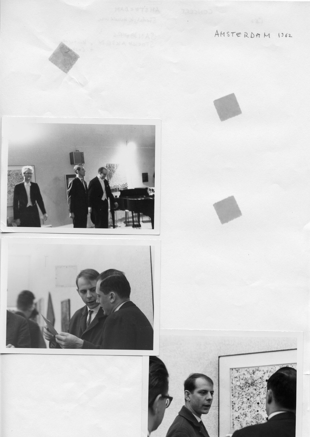 scan van verschillende zwartwit foto's tijdens voorbereiding/opening van de tentoonstelling