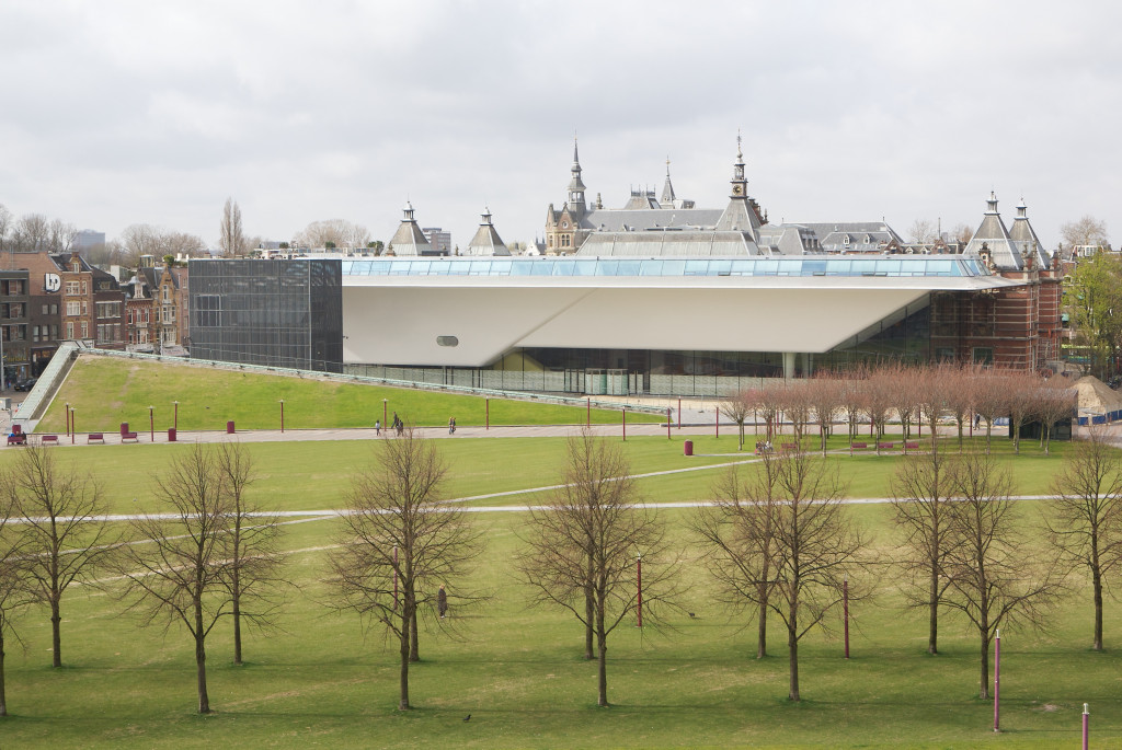 Stedelijk Museum Amsterdam, facade as seen from the Museumplein (Museum Plaza). Photo: Ernst van Deursen 